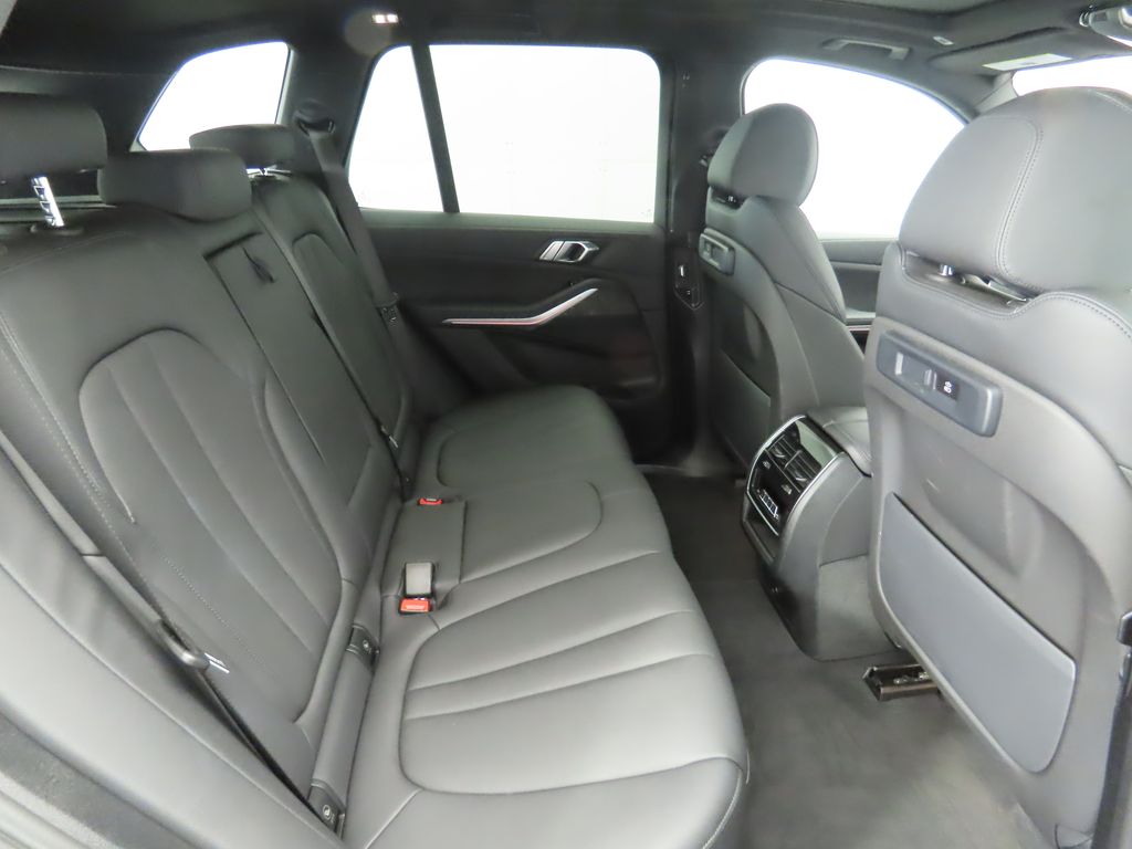 Thumbnail: 2022 BMW X5 - 23