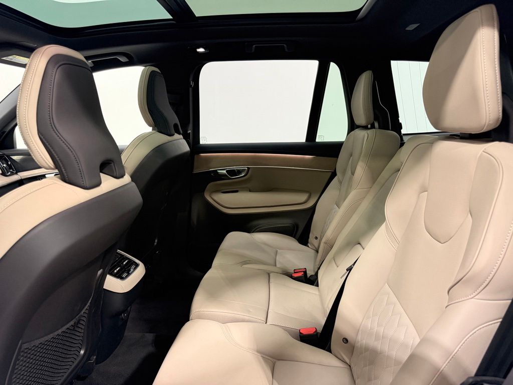 Thumbnail: 2026 Volvo XC90 - 21