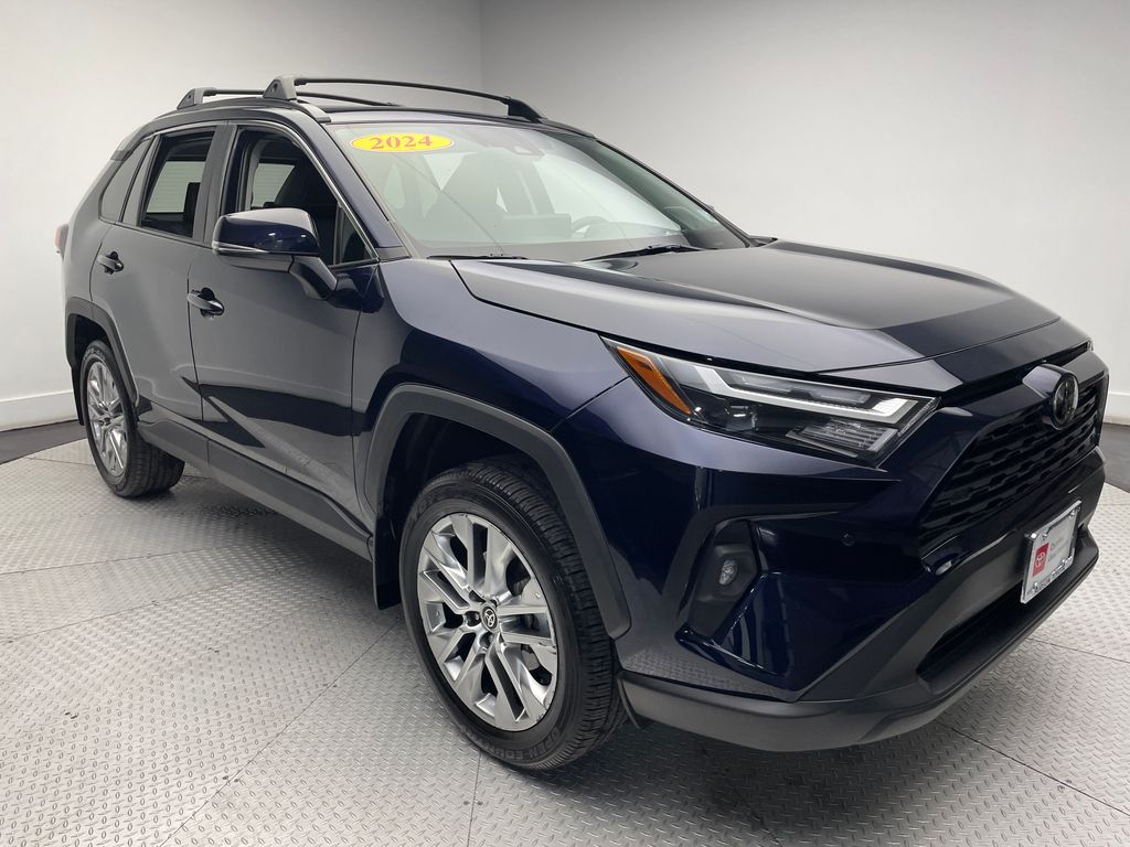 2024 Toyota RAV4 XLE Premium 3