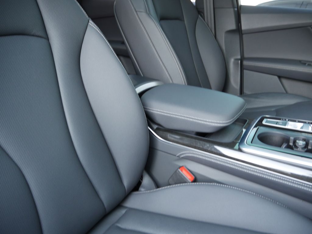 Thumbnail: 2025 Audi Q7 - 30