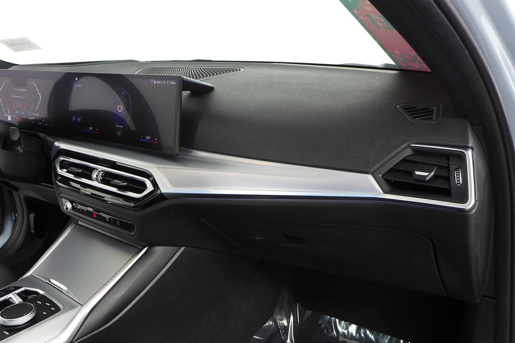 Thumbnail: 2023 BMW 3 Series - 14