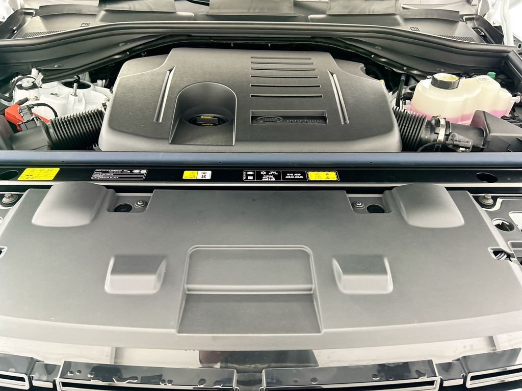 Thumbnail: 2026 Land Rover Range Rover Sport - 28