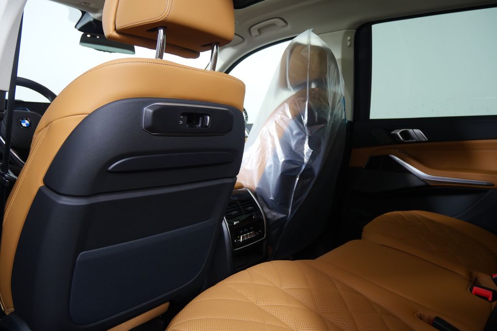 2026 BMW X7 xDrive40i 17