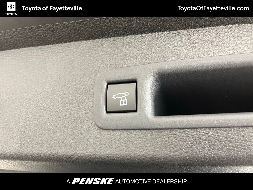 2025 Toyota Sienna XSE 14
