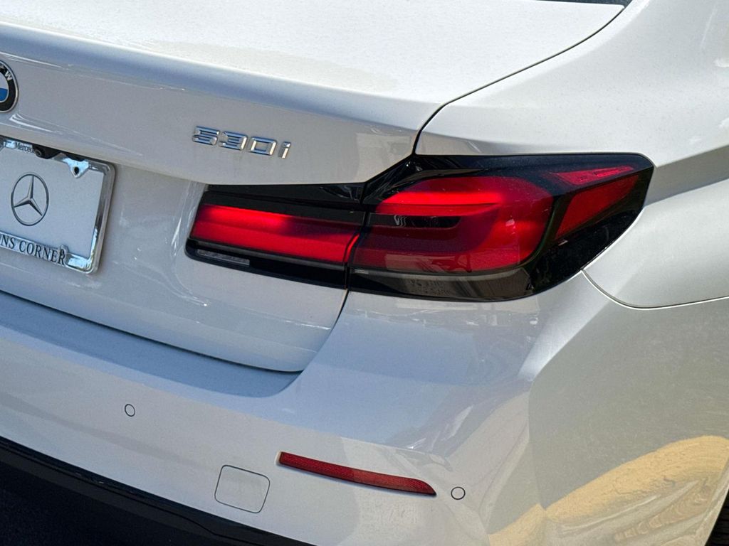 Thumbnail: 2022 BMW 5 Series - 8