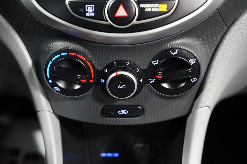 Thumbnail: 2013 Hyundai Accent - 16