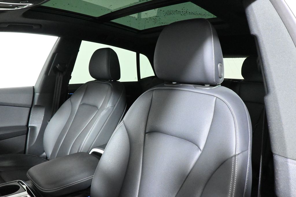 Thumbnail: 2021 Audi Q8 - 16