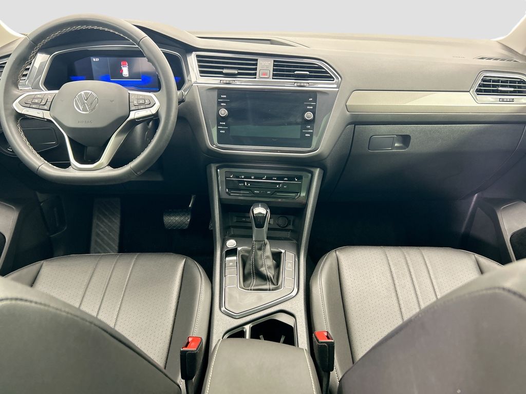 Thumbnail: 2023 Volkswagen Tiguan - 13