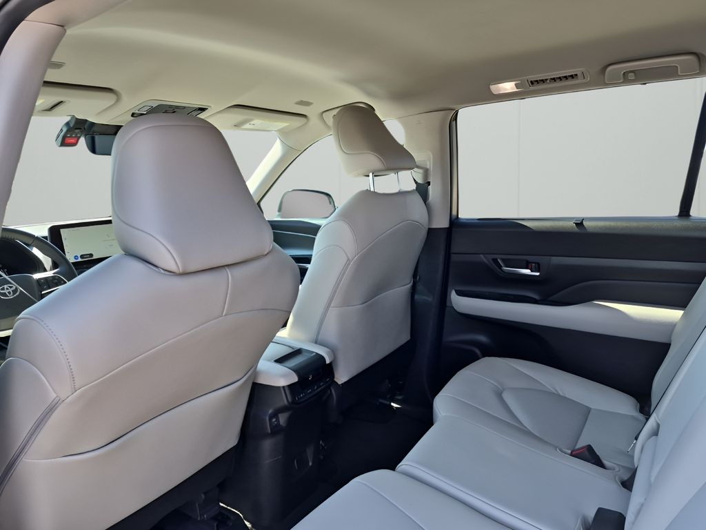 Used Car 2024 Toyota Grand Highlander  Xle For Sale Under $50,000 In Austin, Texas