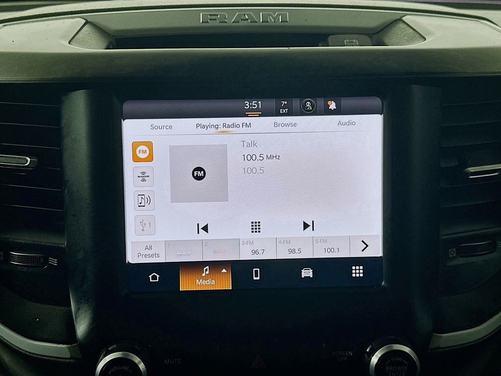 Used 2022 Black Ram Big Horn/Lone Star image 17