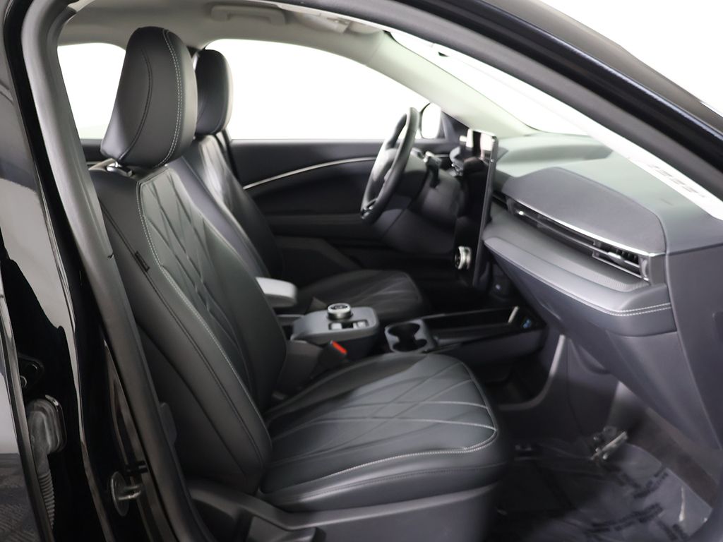 Used 2024 Black Ford Select image 30
