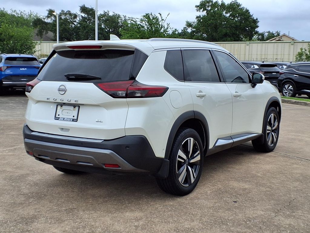 2023 Nissan Rogue SL - 3