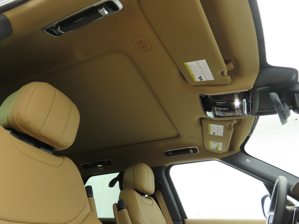 Thumbnail: 2025 Land Rover Range Rover Sport - 18