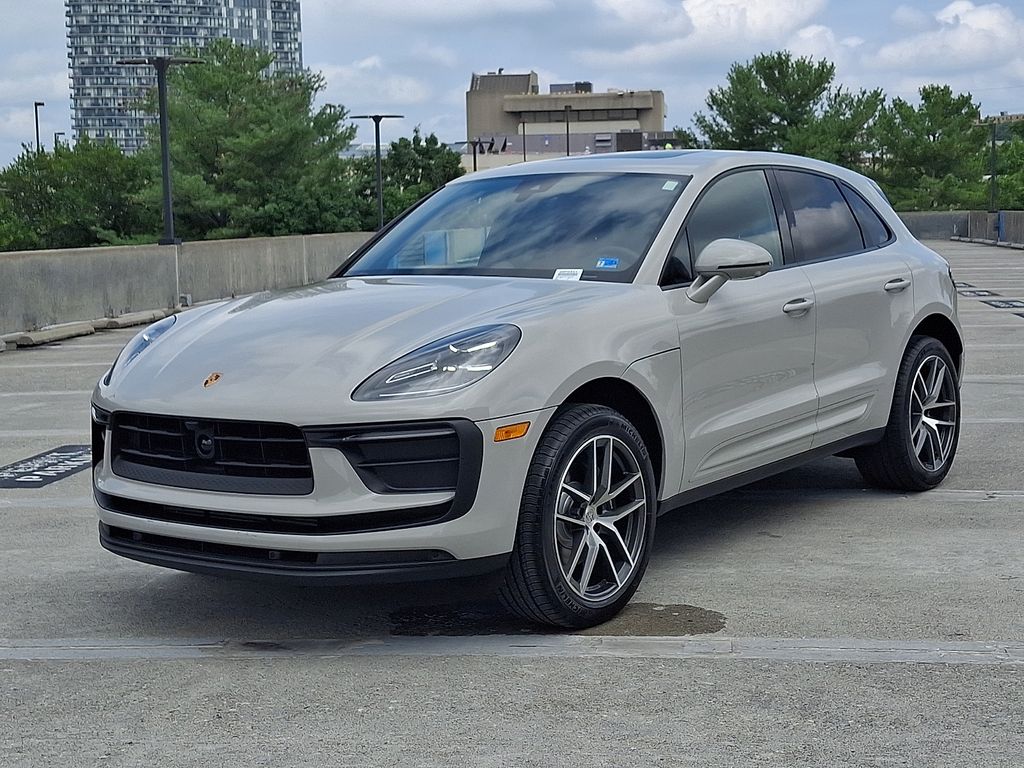 Thumbnail: 2026 Porsche Macan - 1