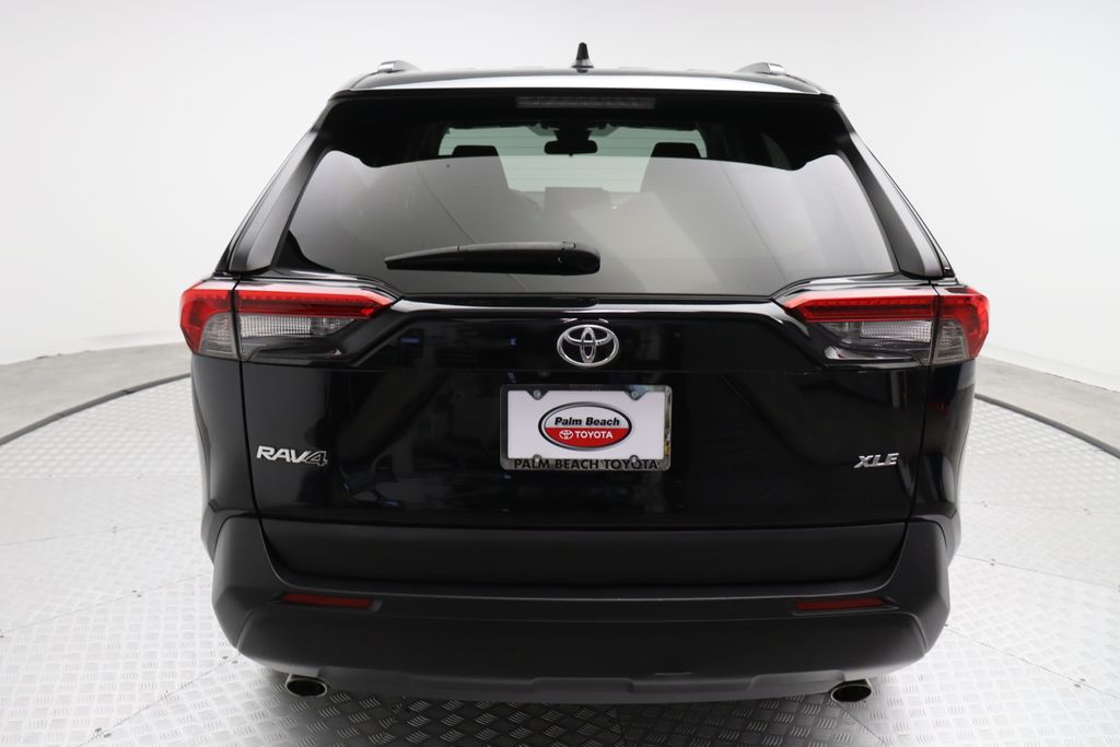 2022 Toyota RAV4 XLE 10