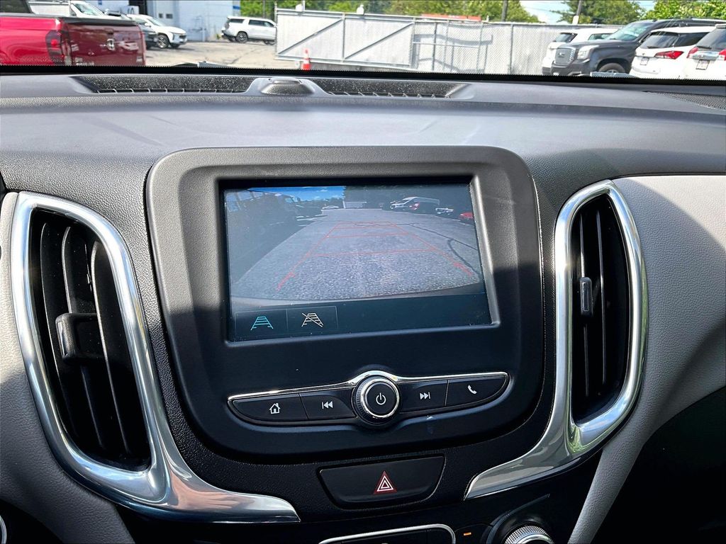 2018 Chevrolet Equinox — photo 18