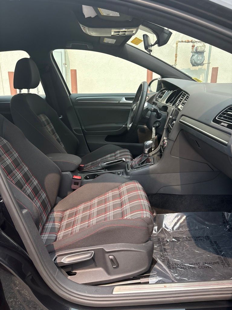Used 2021 Black Volkswagen 2.0T S image 27