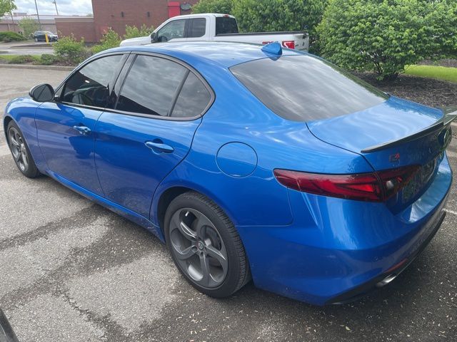 2017 Alfa Romeo Giulia Base 3