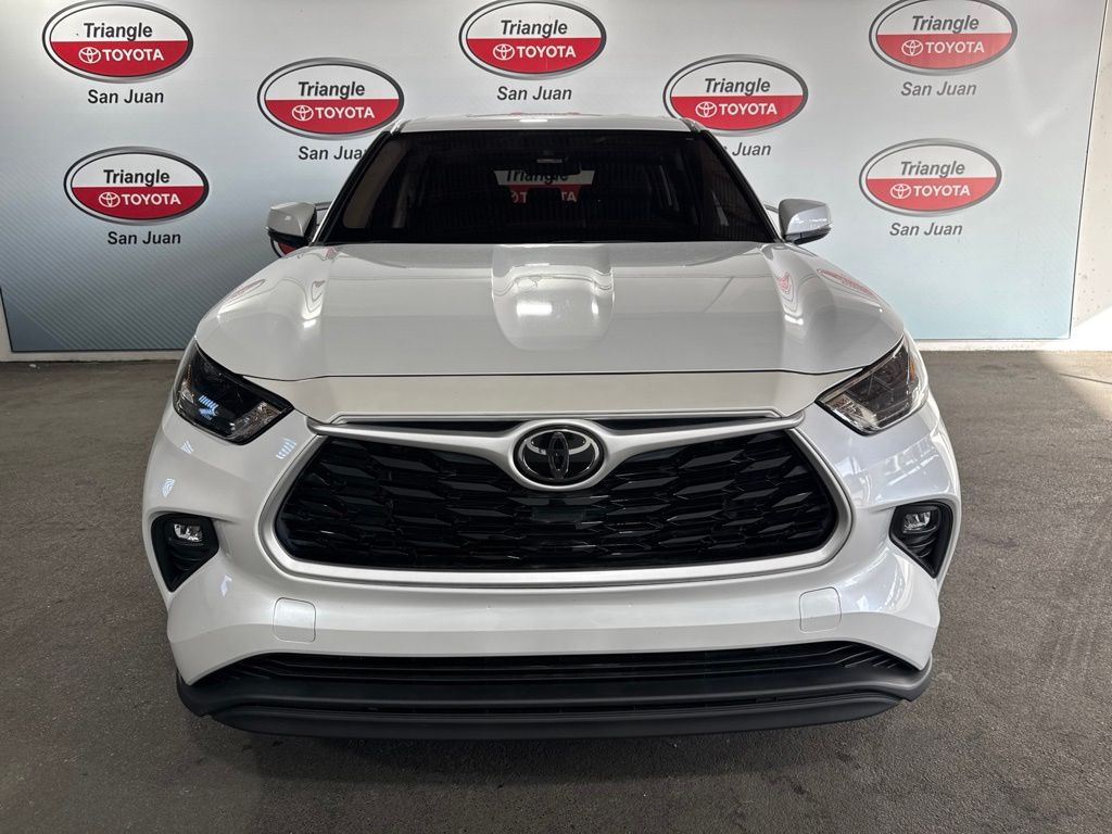 Thumbnail: 2022 Toyota Highlander - 2