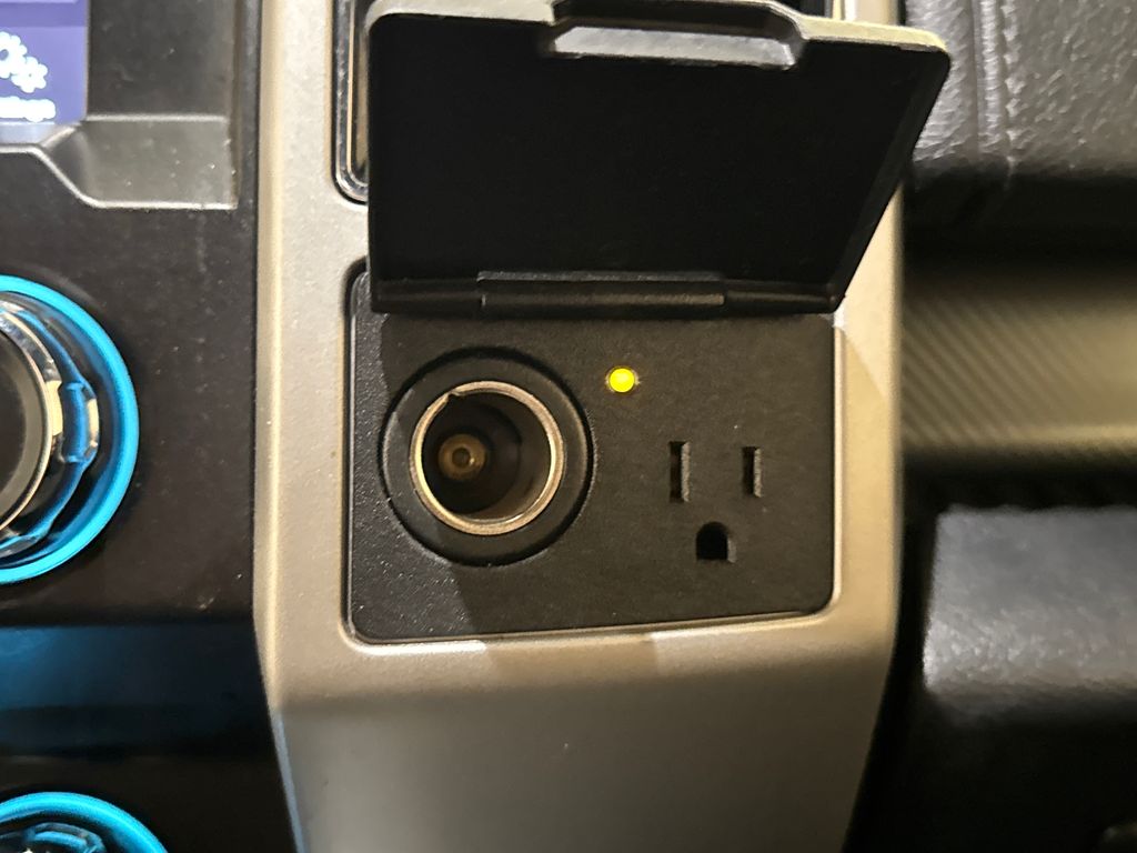 Used 2019 Gray Ford Lariat image 29