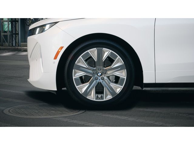 Thumbnail: 2026 BMW iX - 7