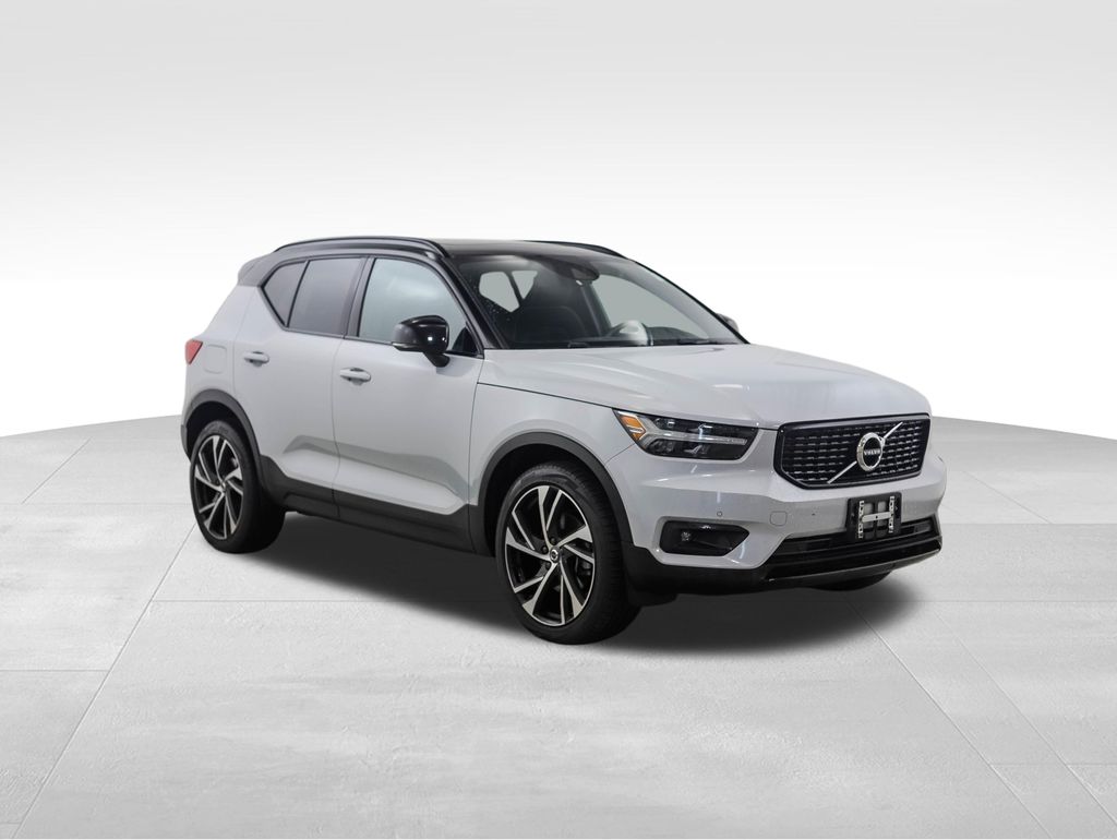 Thumbnail: 2021 Volvo XC40 - 7