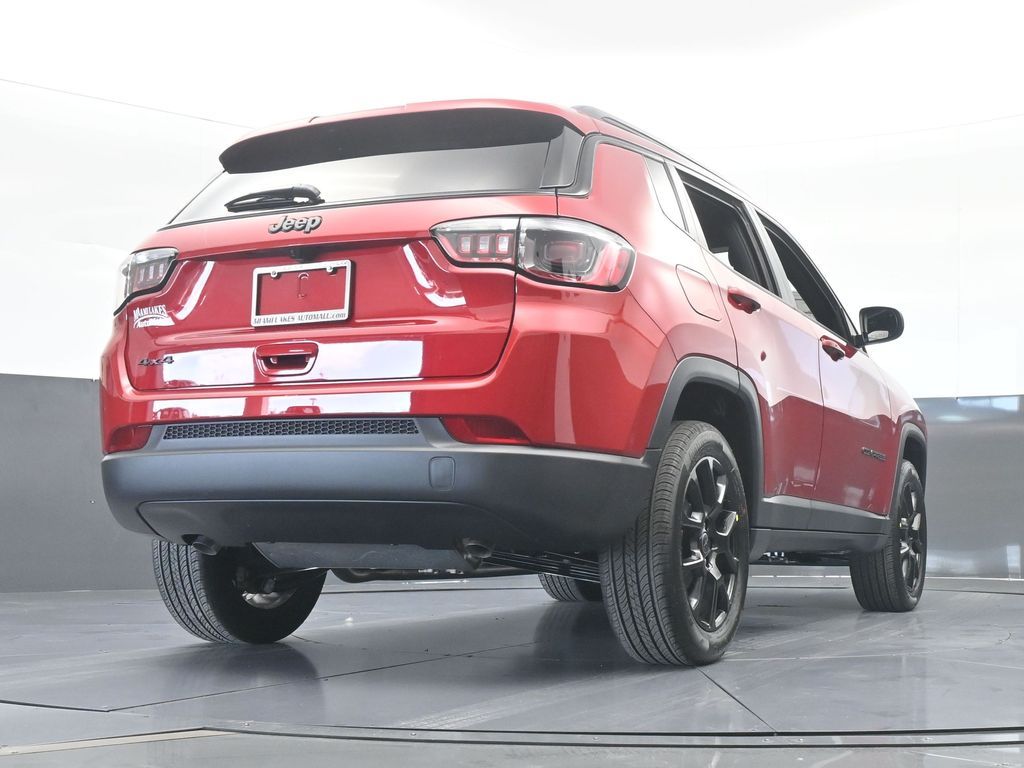 New 2026 Red Hot Pearlcoat Jeep Latitude image 52