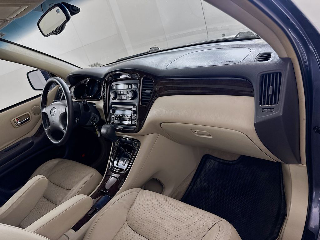 Thumbnail: 2003 Toyota Highlander - 27