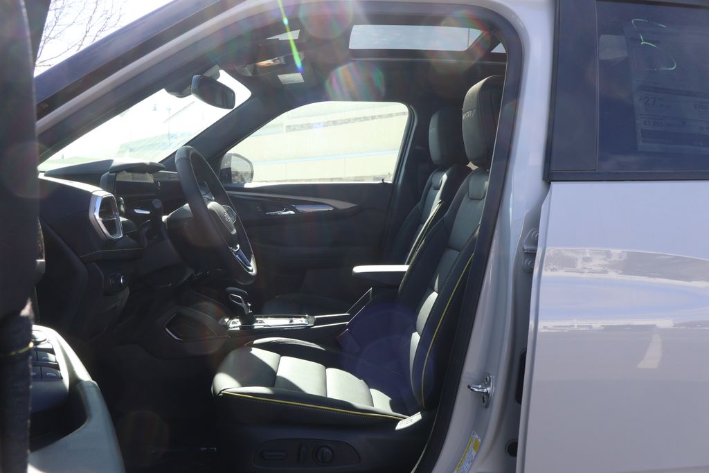 Thumbnail: 2026 Chevrolet TrailBlazer - 14