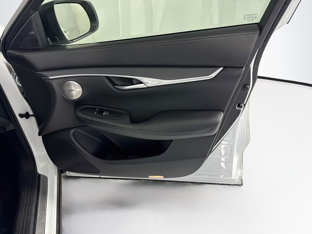 Thumbnail: 2023 INFINITI QX50 - 25