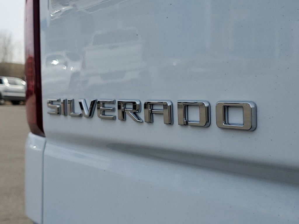 2024 Chevrolet Silverado 1500 LT 8