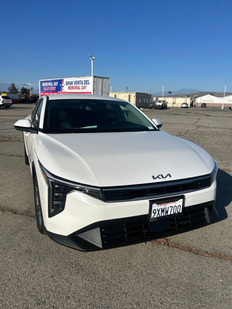 2025 Kia K4 LXS