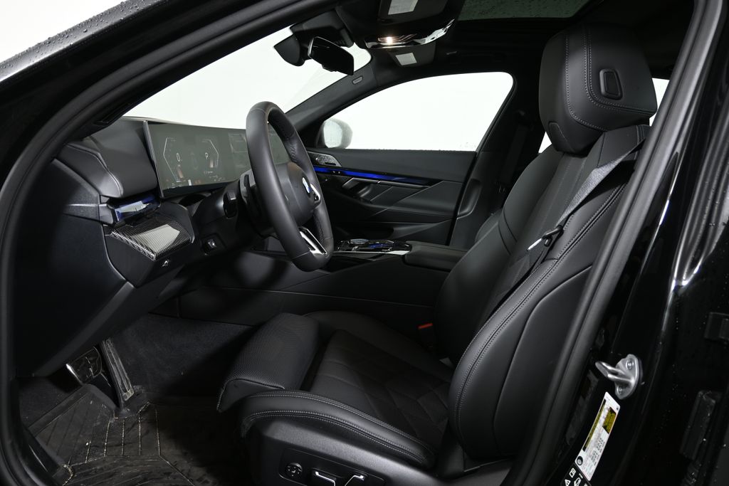 Thumbnail: 2026 BMW 5 Series - 3