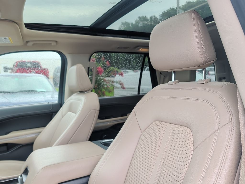 2024 Oxford White Ford Expedition Limited RWD SUV