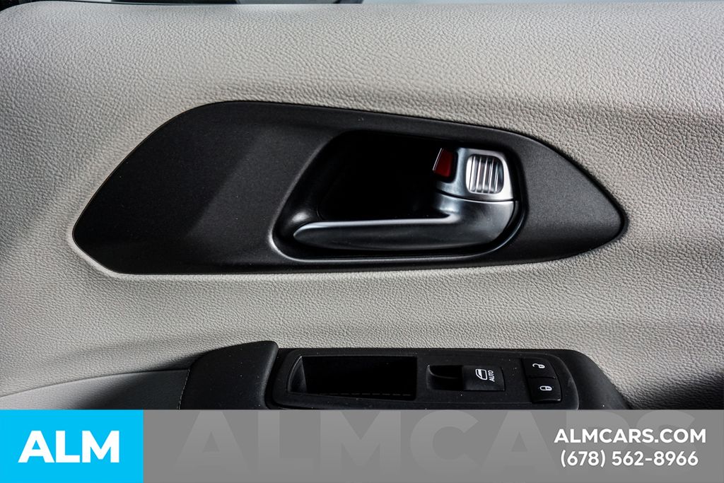 Used 2023 Black Chrysler Touring L image 46