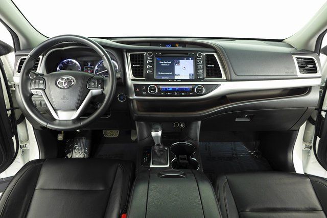 2016 Toyota Highlander XLE 26