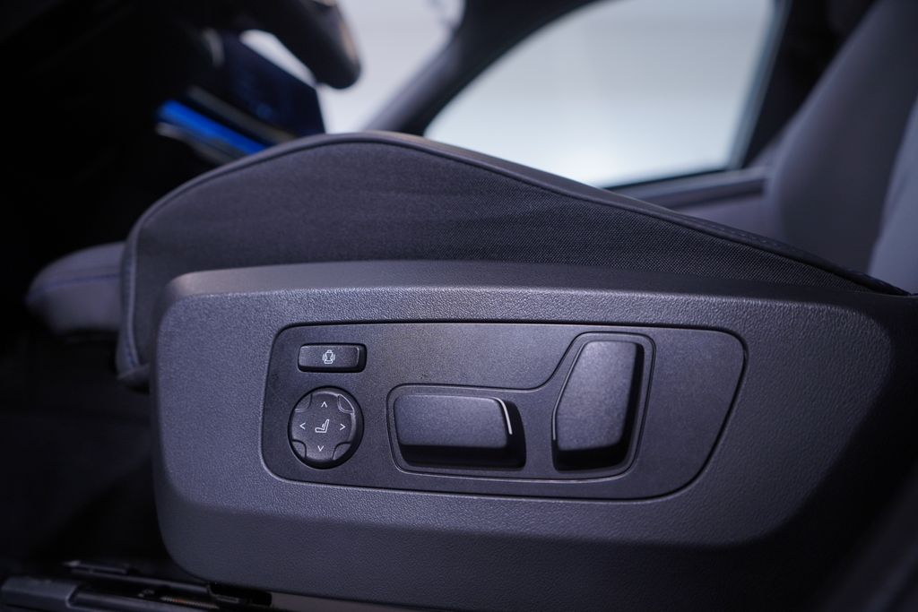 Thumbnail: 2025 BMW X3 - 17