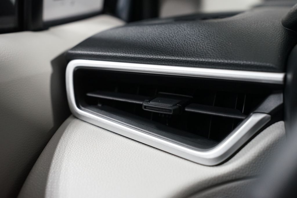 Thumbnail: 2025 Toyota Corolla Cross - 24