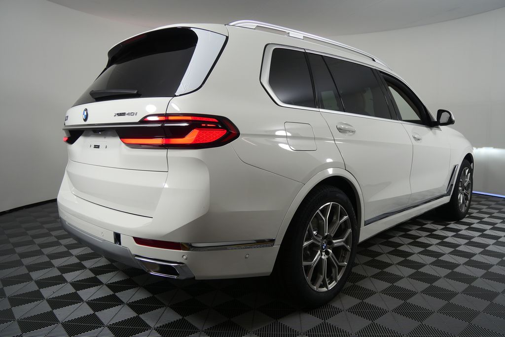 Thumbnail: 2026 BMW X7 - 3
