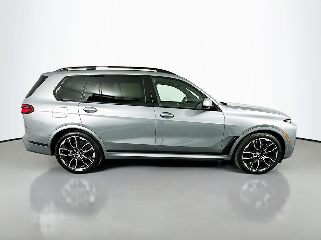 Thumbnail: 2023 BMW X7 - 4