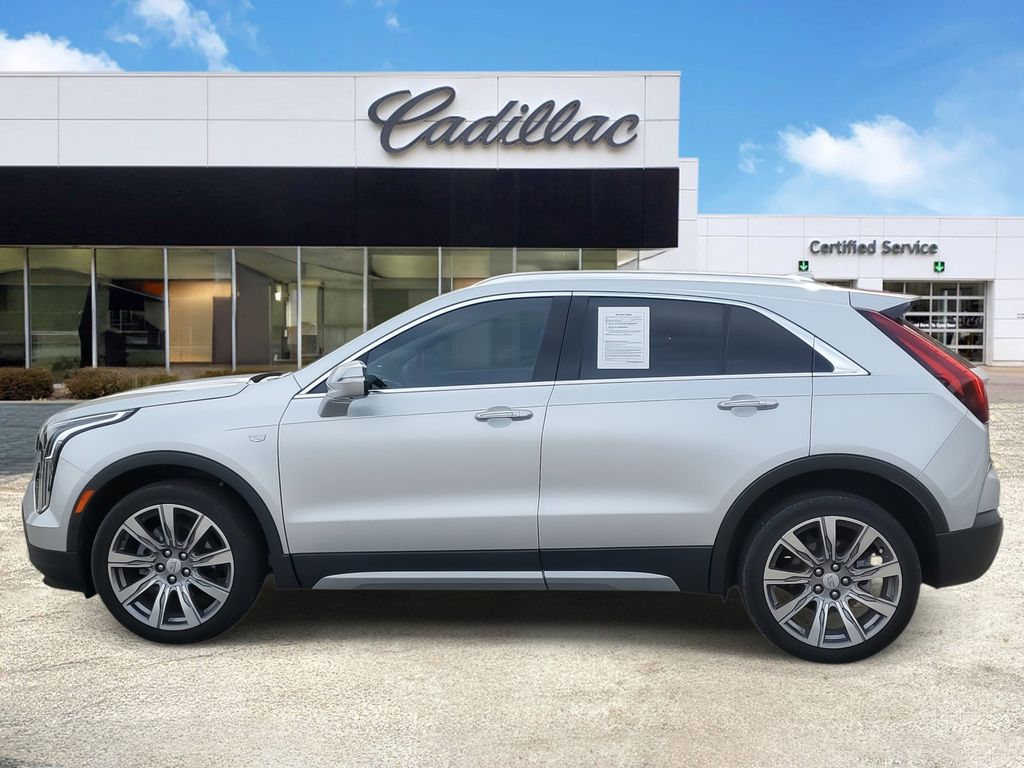 2022 Cadillac XT4 Premium Luxury 4