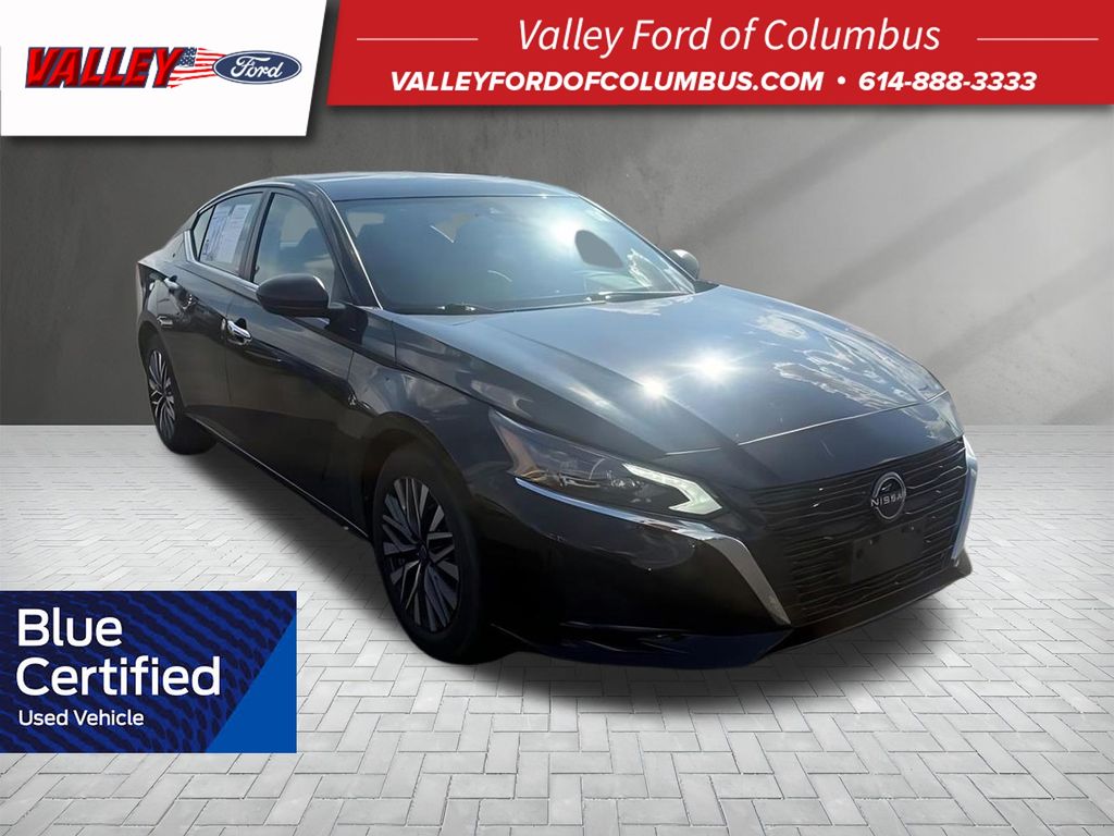 Super Black Clearcoat 2024 Nissan Altima 2.5 SV FWD Sedan Front-Wheel Drive Continuously Variable Transmission