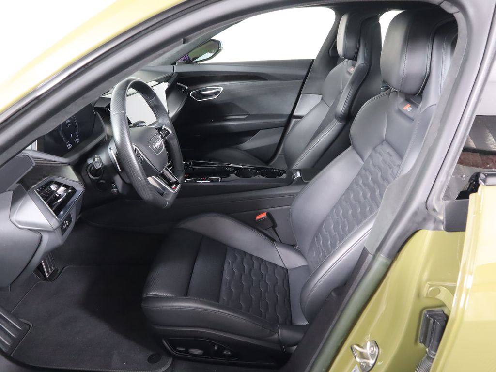 Thumbnail: 2022 Audi RS e-tron GT - 20