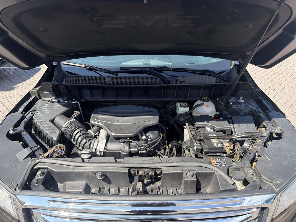 Used 2017 Black GMC SLT-2 image 12