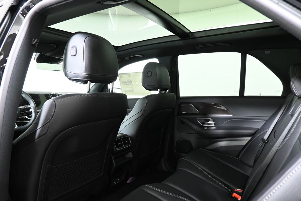 Thumbnail: 2026 Mercedes-Benz GLE - 26