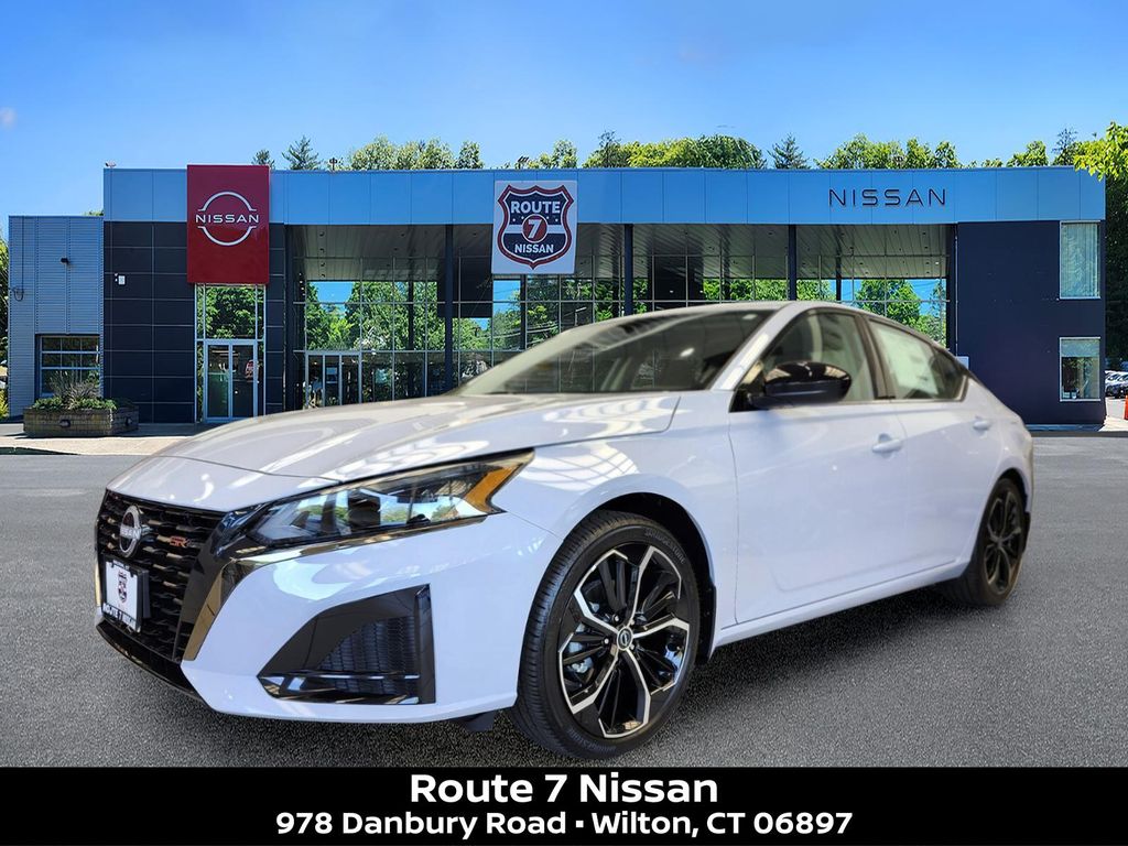 Gray Sky Pearl 2025 Nissan Altima 2.5 SR FWD Sedan Front-Wheel Drive Continuously Variable Transmission
