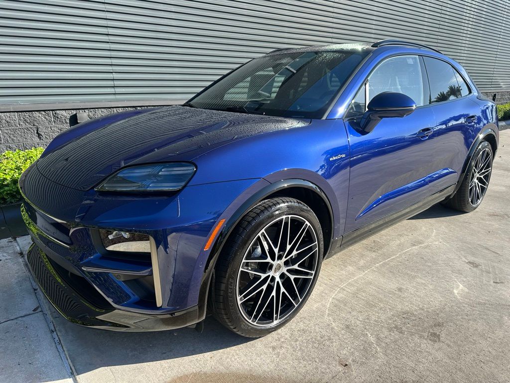 Thumbnail: 2026 Porsche Macan - 7