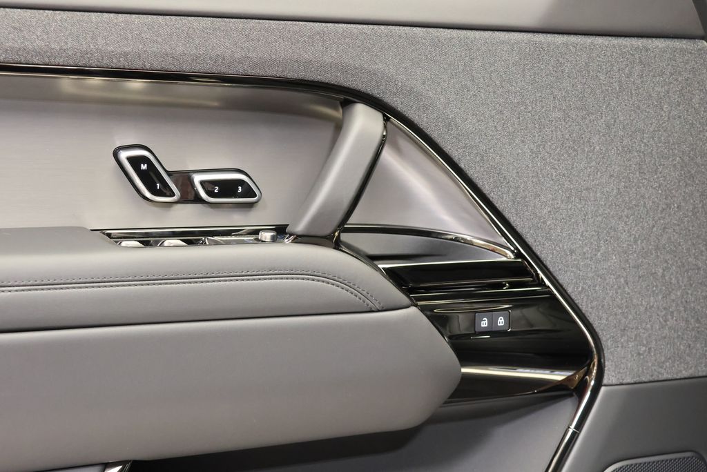 Thumbnail: 2026 Land Rover Range Rover Sport - 26