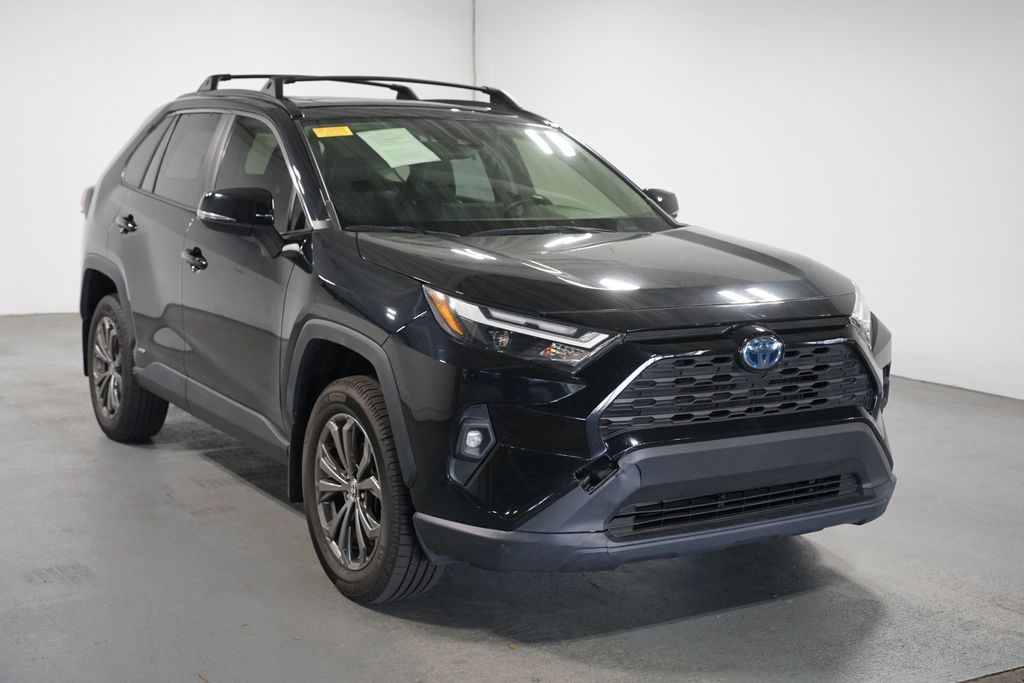 Thumbnail: 2022 Toyota RAV4 - 3