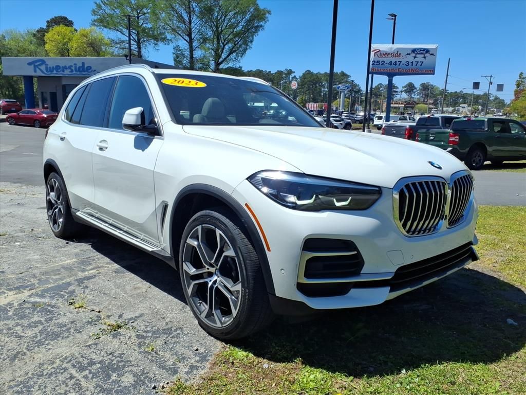 Alpine White 2023 BMW X5 sDrive40i RWD SUV / Crossover Rear-Wheel Drive 8-Speed Automatic